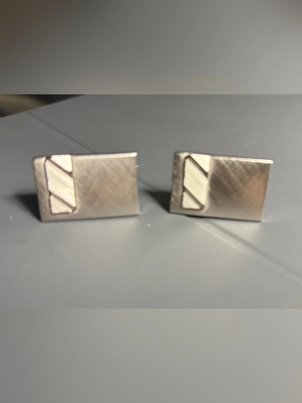 Men’s Silver Rectangular Men’s Cufflinks with Diagonal Accent